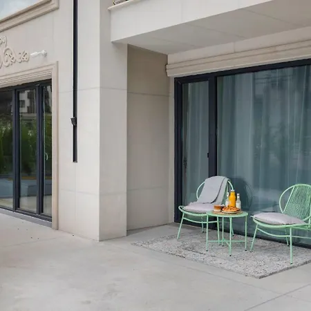 Apartament Unique Designer Retreat | Mins To Gondola - Patio!