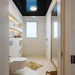 Διαμέρισμα Unique Designer Retreat | Mins To Gondola - Patio!