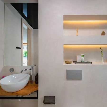 Appartement Unique Designer Retreat | Mins To Gondola - Patio!