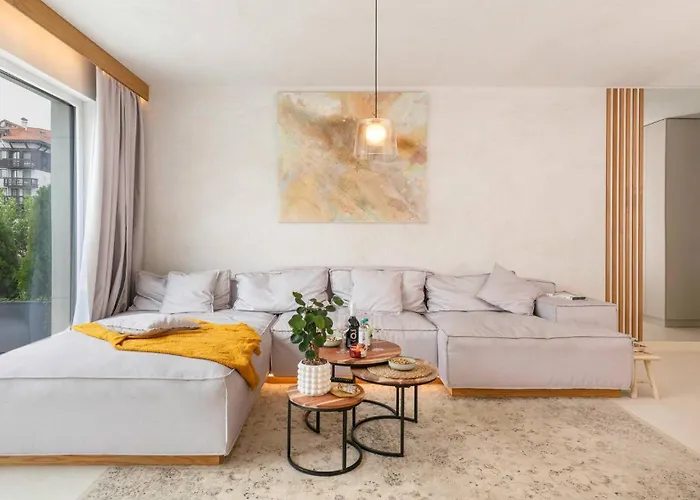 Unique Designer Retreat | Mins To Gondola - Patio! شقة