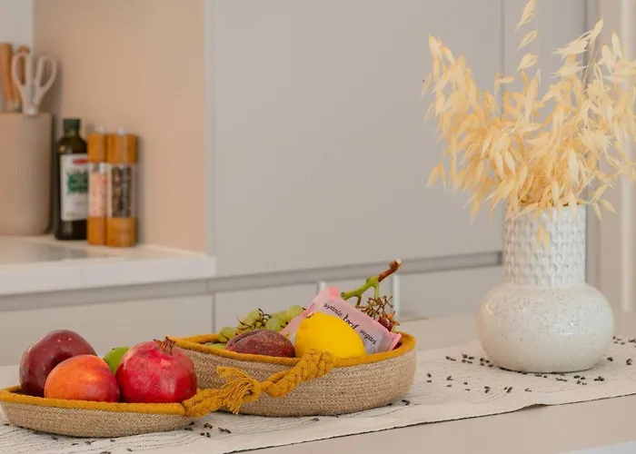 Unique Designer Retreat | Mins To Gondola - Patio! * بانسكو